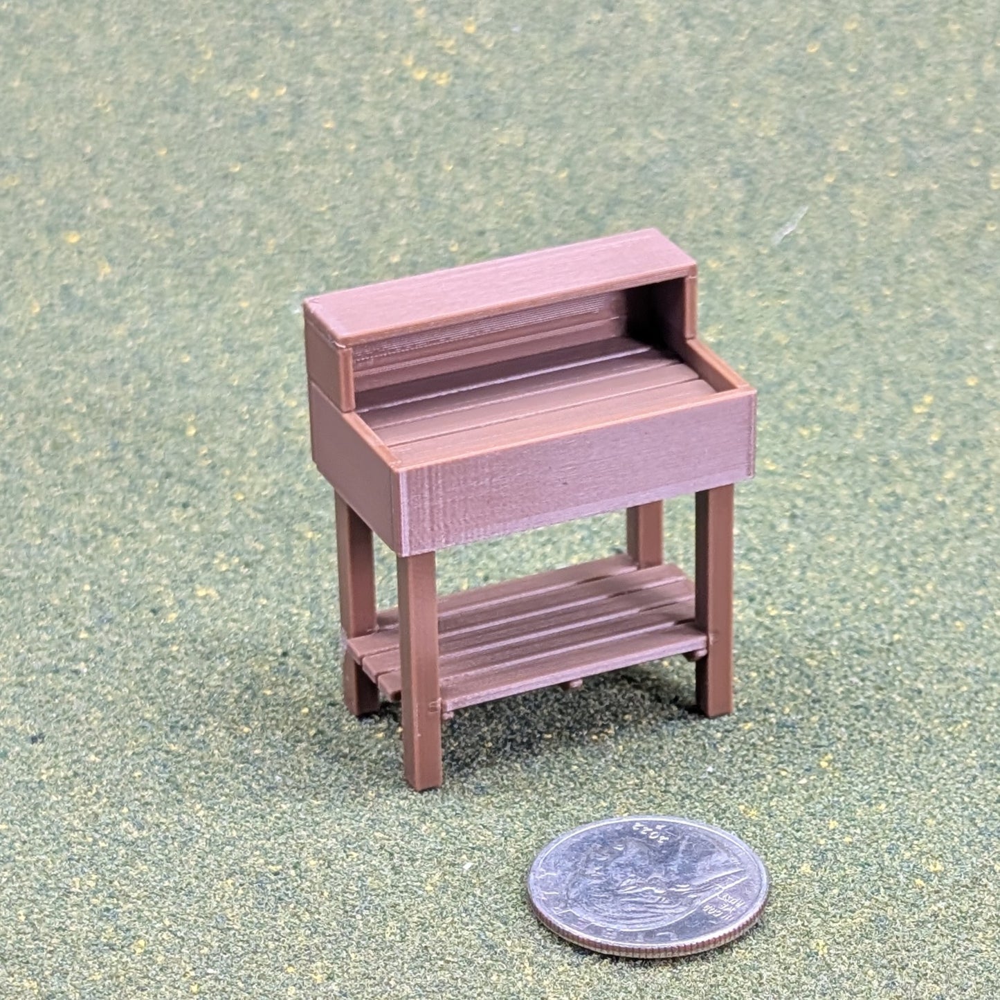 Plant Potting Table in 2 sizes -  1:24 scale