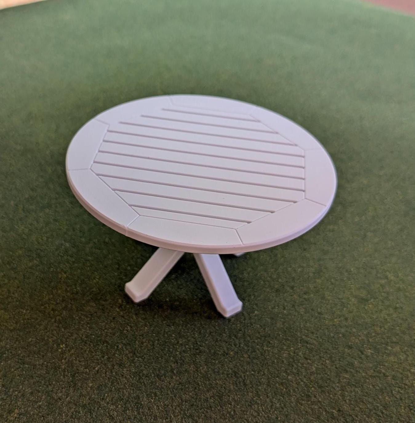 Round Table in 20 colors  1:12 scale - 2 3/4" tall