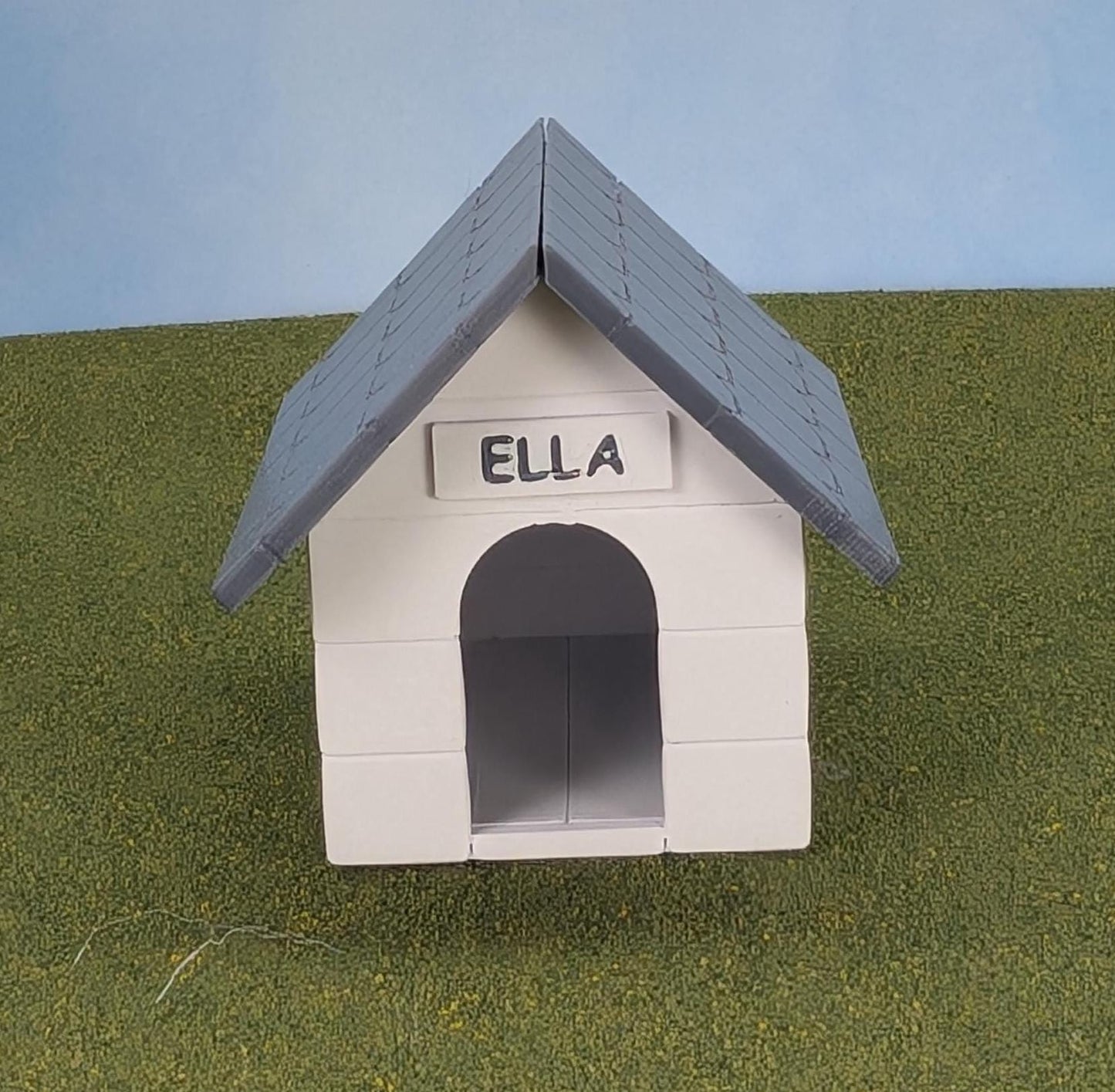 Miniature Dog House with optional Personalized Sign - 1:12 Scale