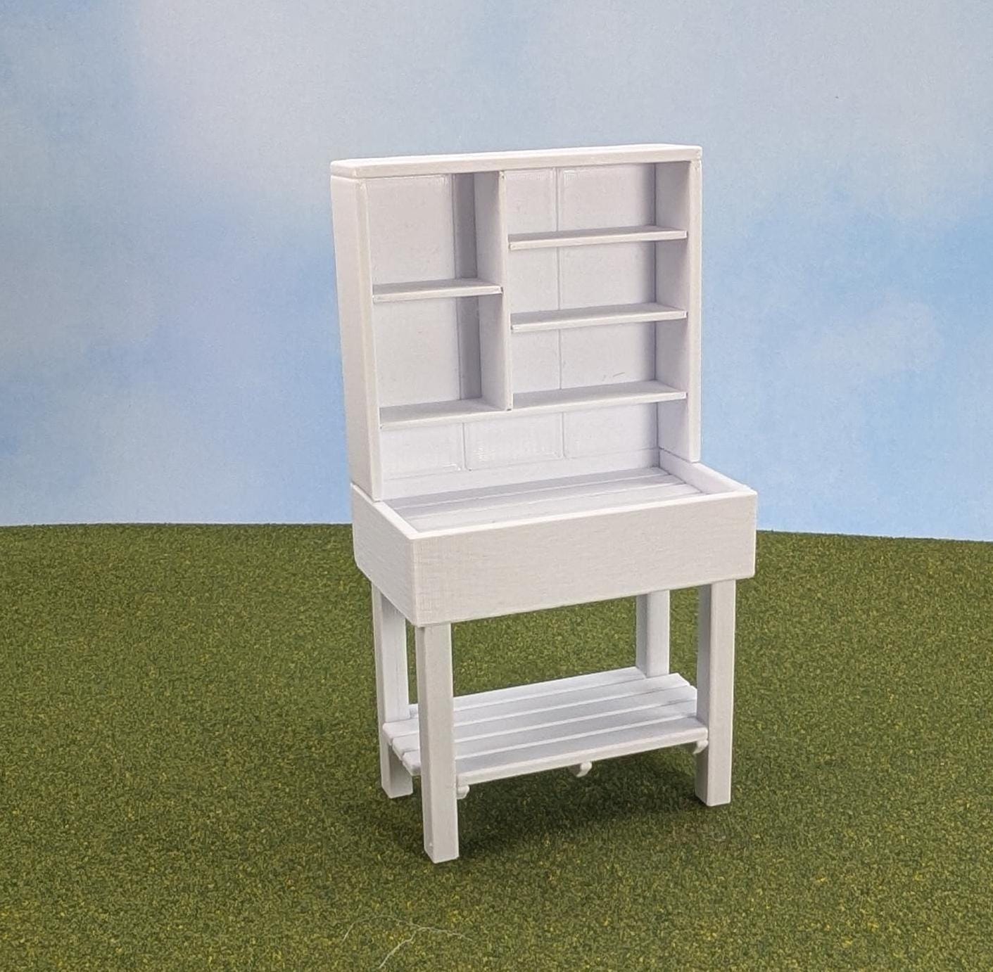 Plant Potting Table in 2 sizes, 1:12 scale