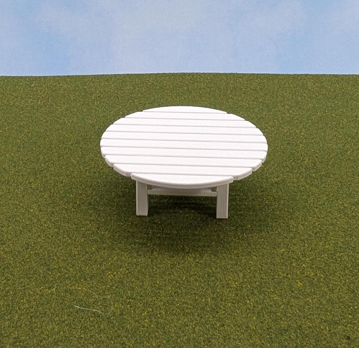 Round Coffee Table  1:12 scale - 1 1/4" high