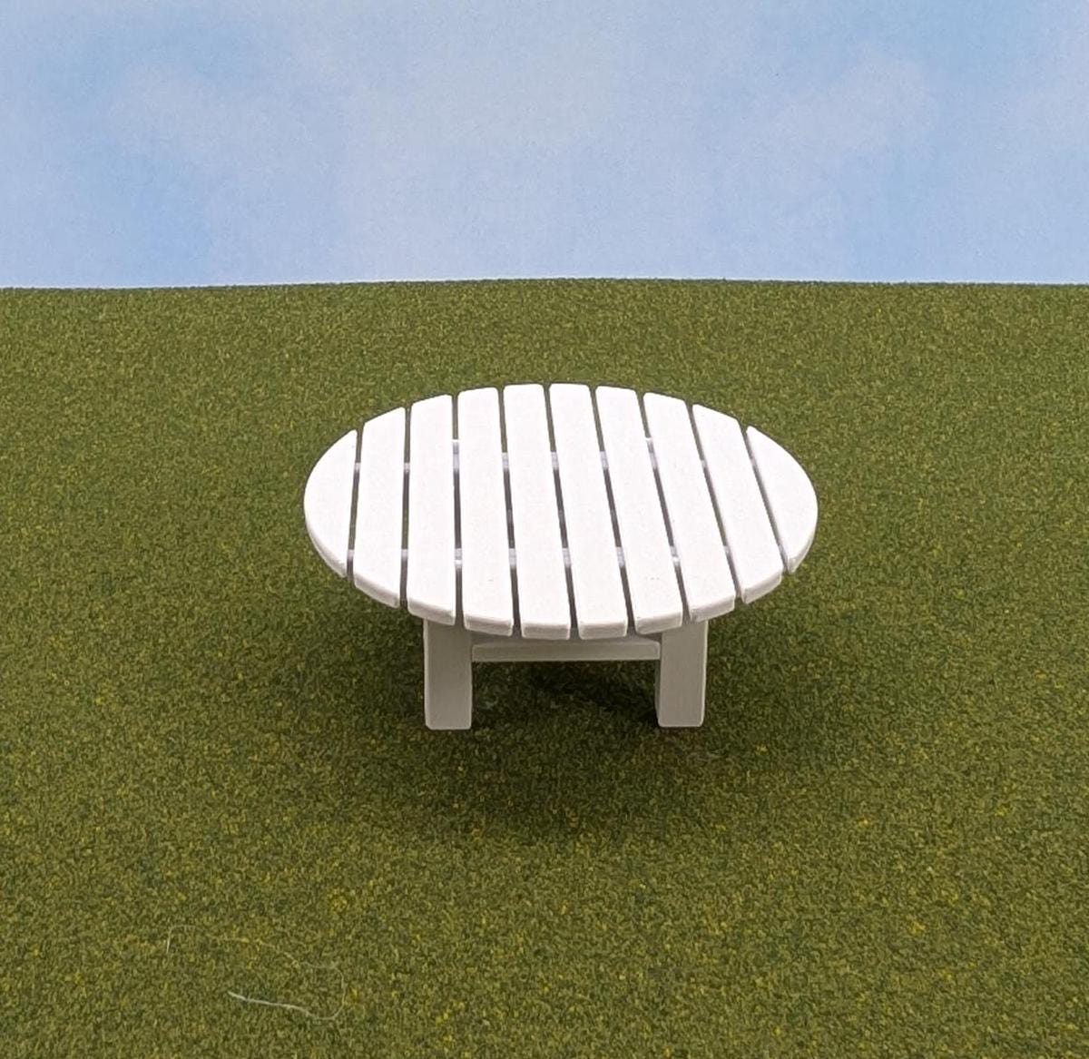 Round Coffee Table  1:12 scale - 1 1/4" high