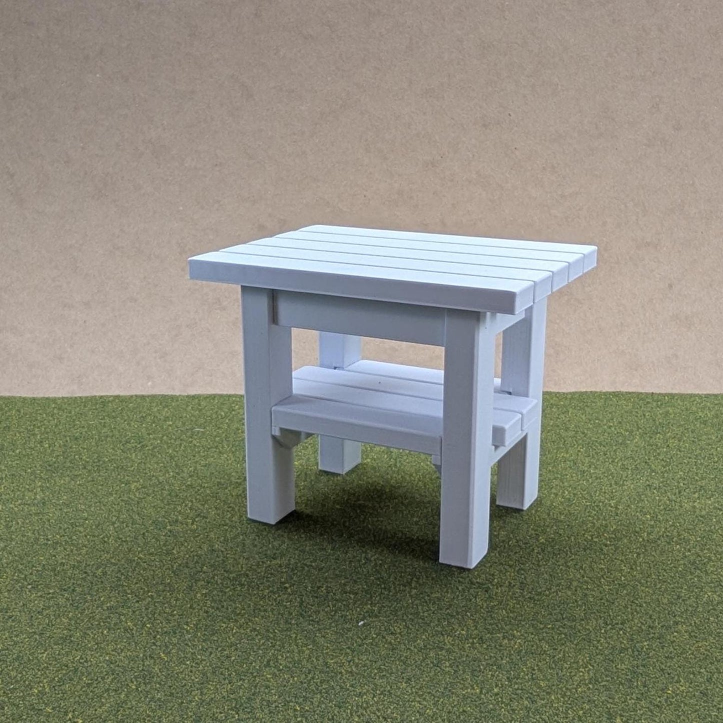 Patio Side Table    1:6 scale -  3 5/8" tall