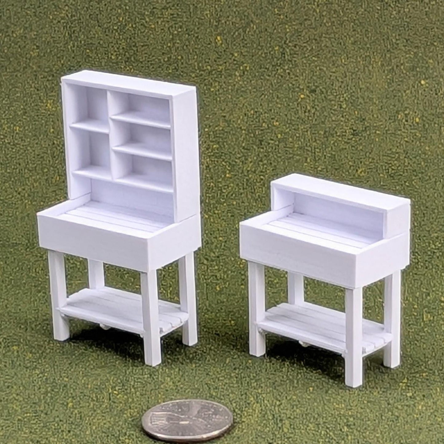 Plant Potting Table in 2 sizes -  1:24 scale