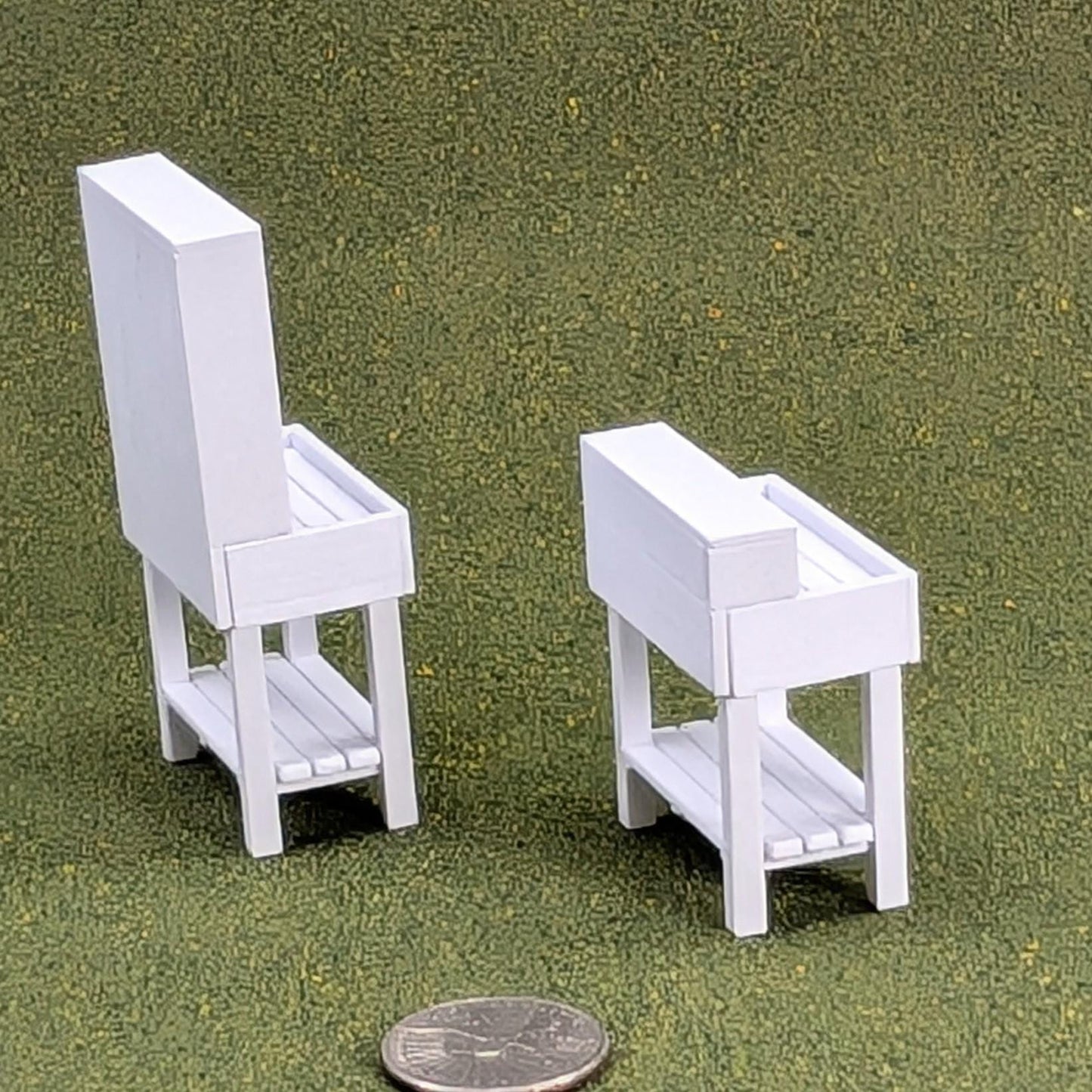 Plant Potting Table in 2 sizes -  1:24 scale