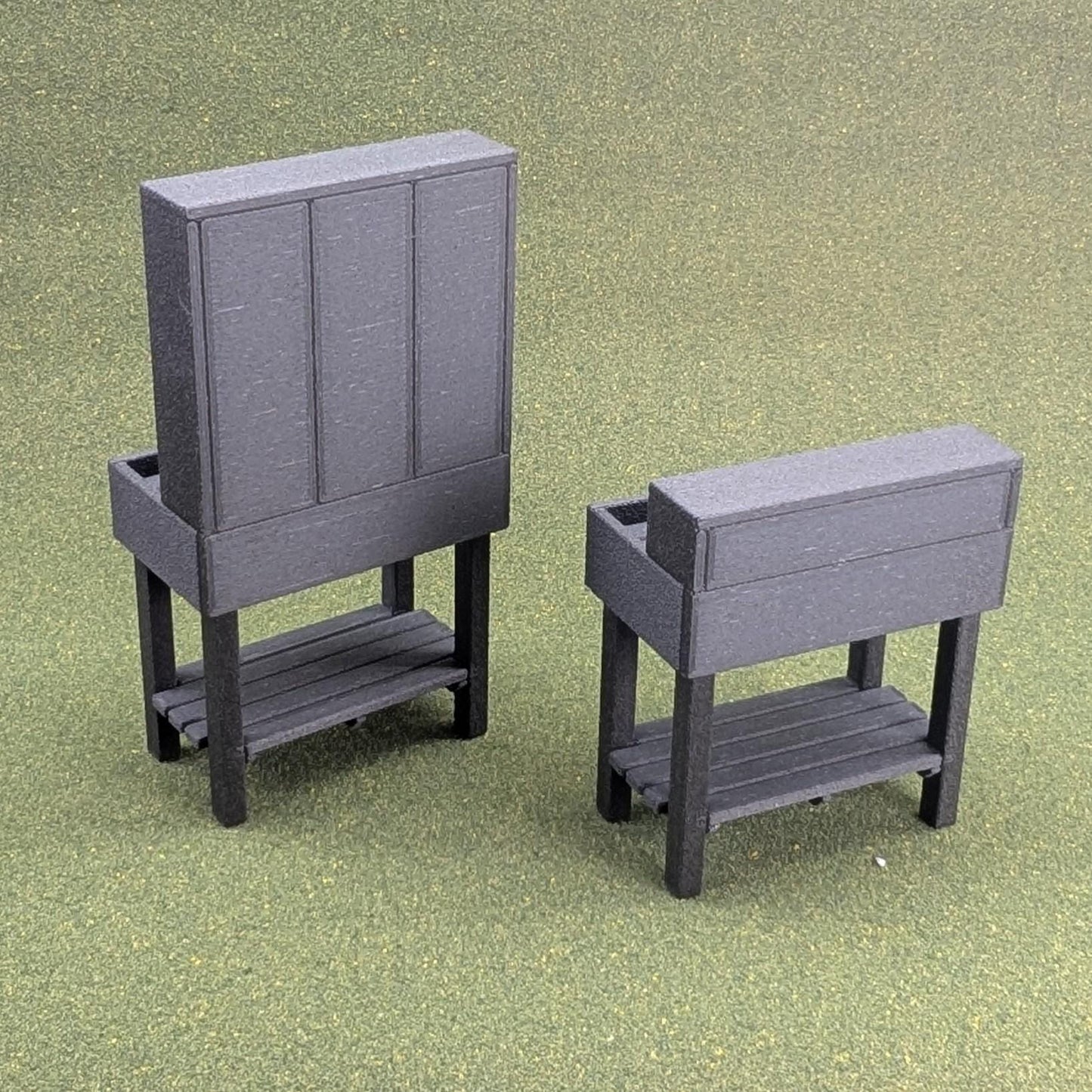 Woodgrain Plant Potting Table in 2 sizes, 1:12 scale