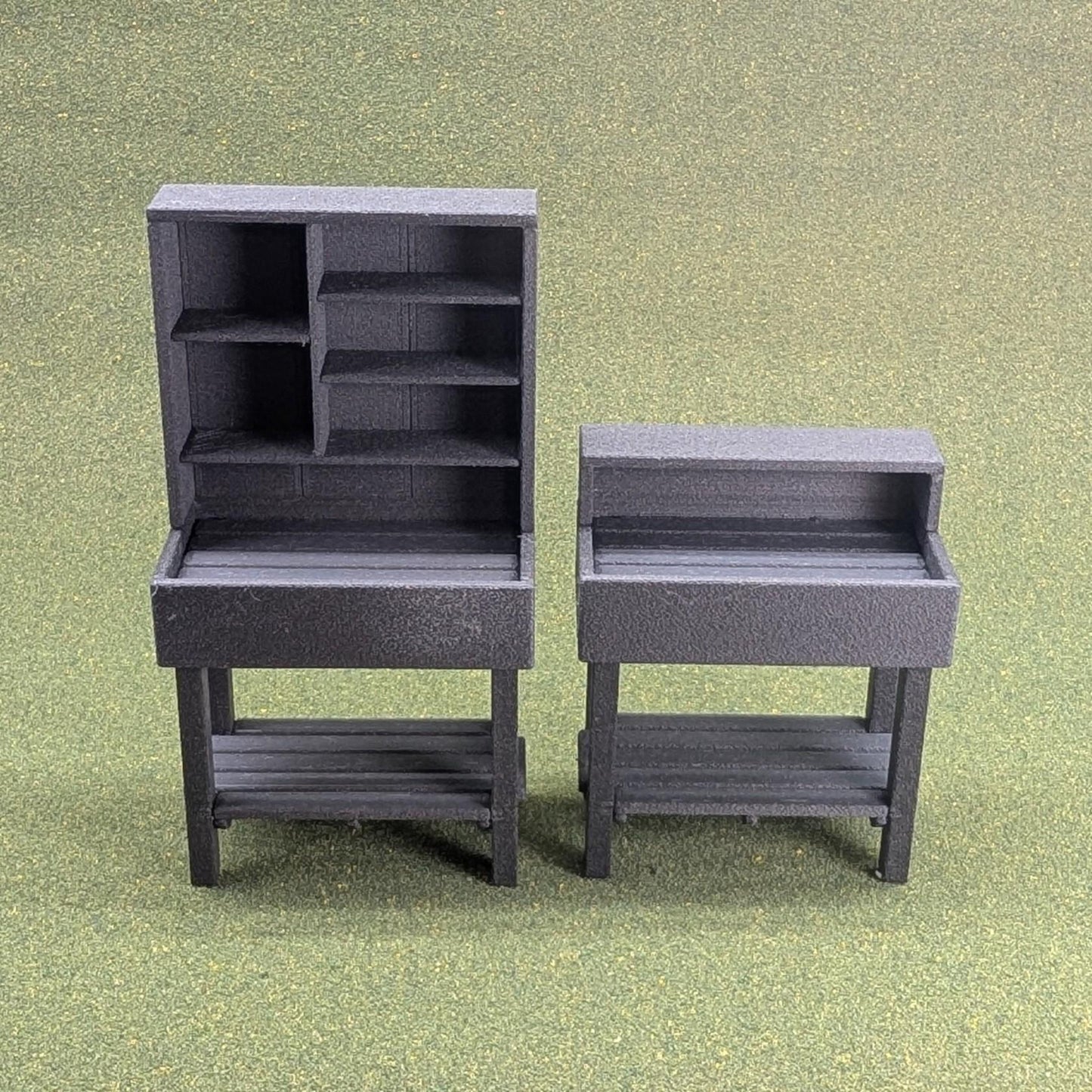 Woodgrain Plant Potting Table in 2 sizes, 1:12 scale