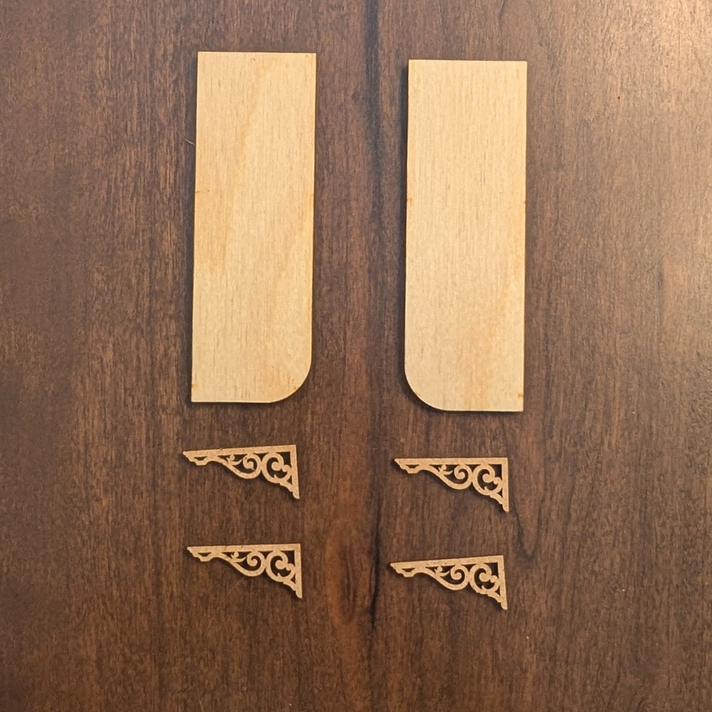 Shelves with brackets - set of two